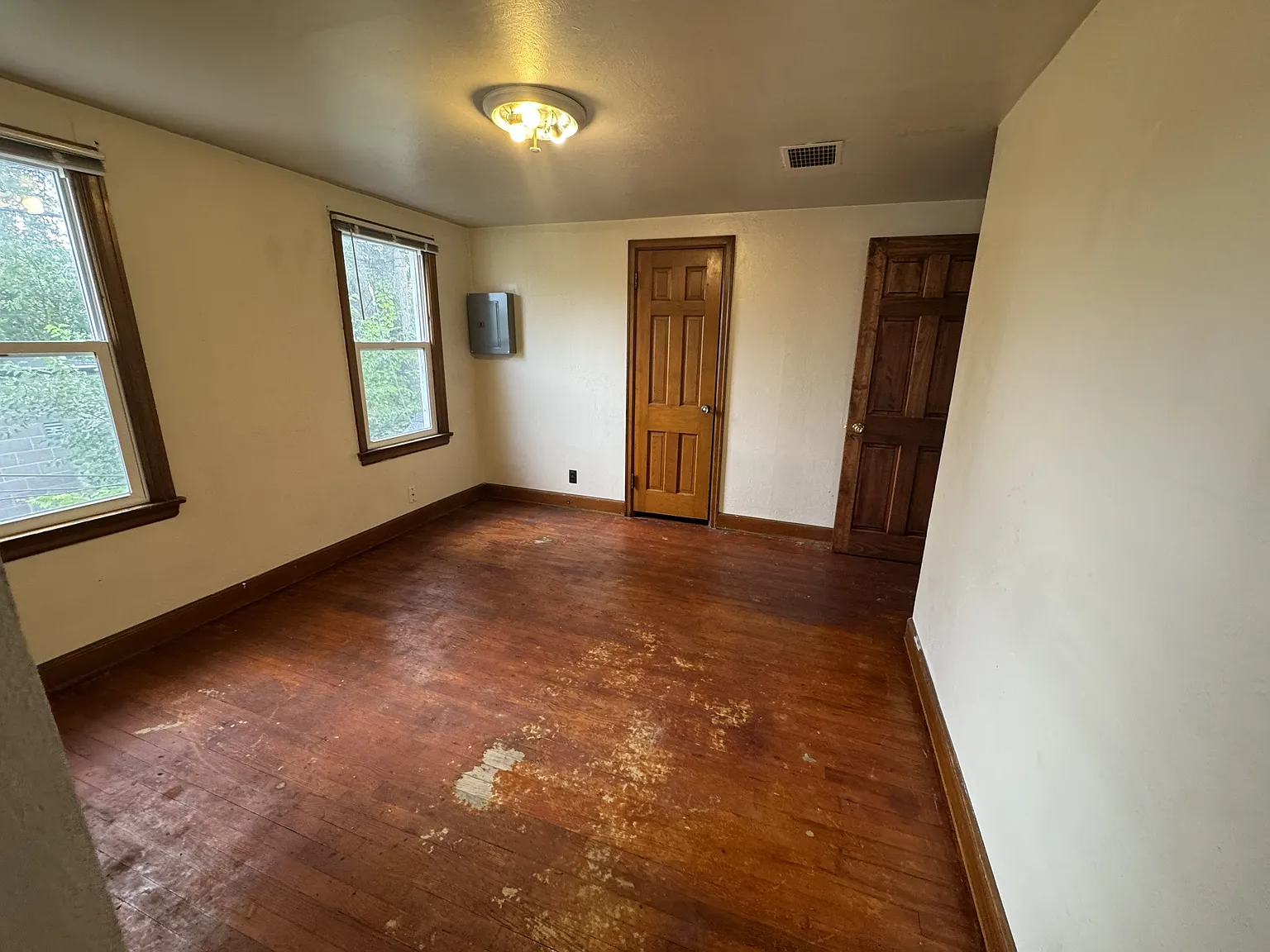 3 bed, $999 — Photo 4