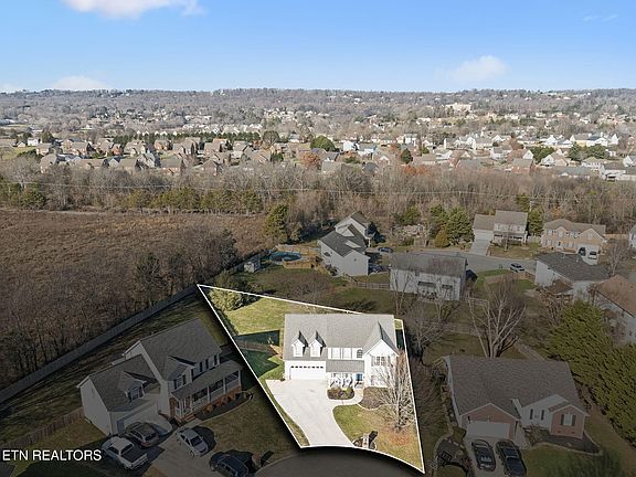 2nd image of 5705 Cascadia Ln
