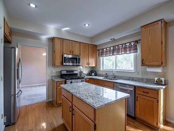 3rd image of 10054 Somerset Dr