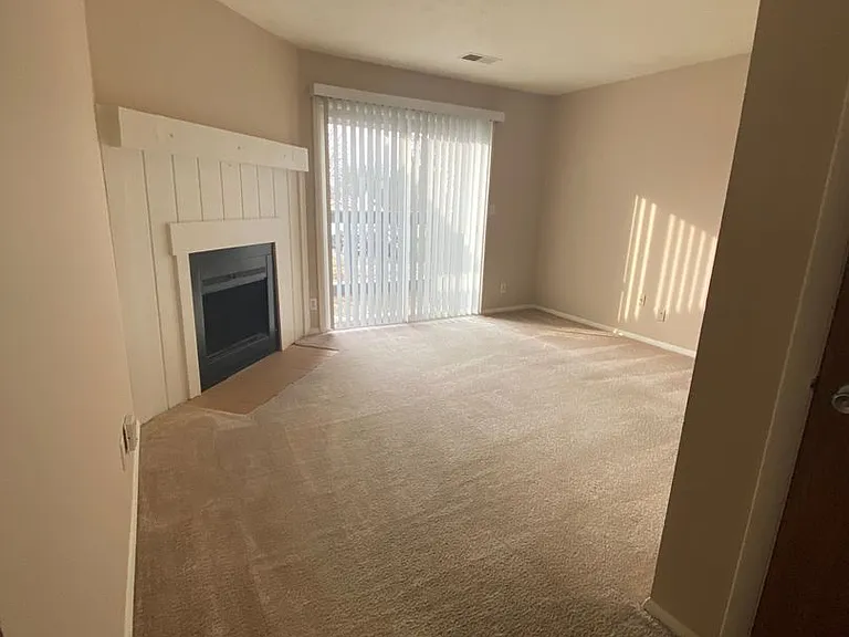 410 - WINDING BROOK APARTMENTS — Photo 38