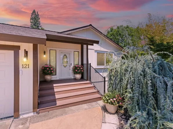 121 Prospector Ct, Folsom, CA 95630