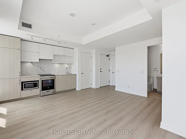 100 Queen St E #2706 — Photo 5