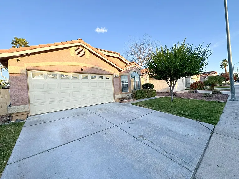 3740 Alliance St — Photo 2