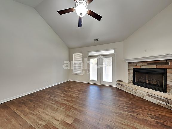 5th image of 125 Bur Oak Dr