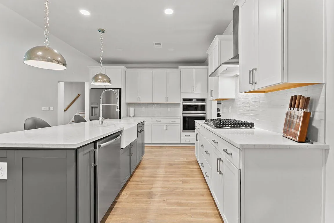 4 bed, 4.0 bath, 2948 sqft, $2,995 — Photo 4