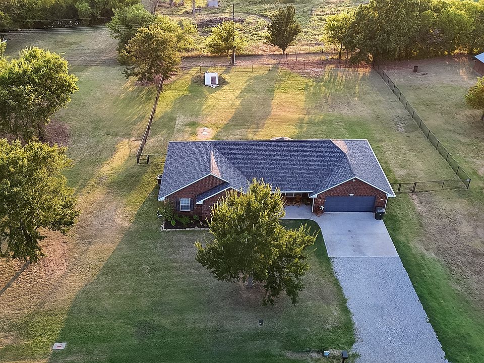 1st image of 563 Abshire Cir