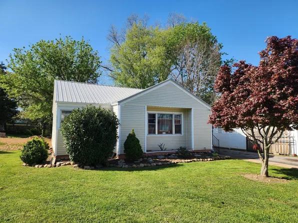 104 3rd Ave NW, Winchester, TN 37398