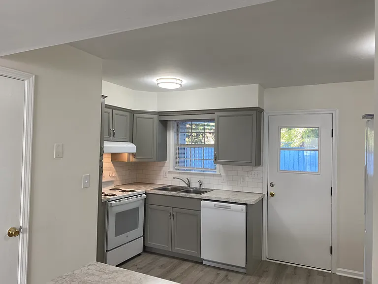6301 Timberline St #G — Photo 8