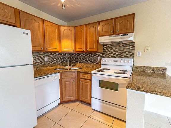 3rd image of 4724 Walden Cir #11