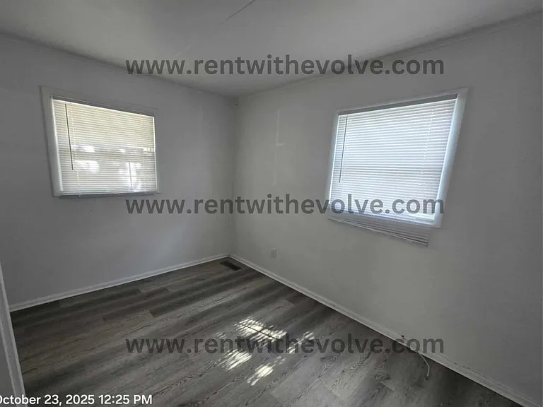 610 E Dunn Ave — Photo 4