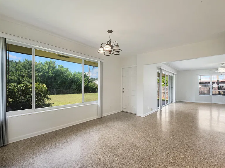 2022 Collier Ave — Photo 13
