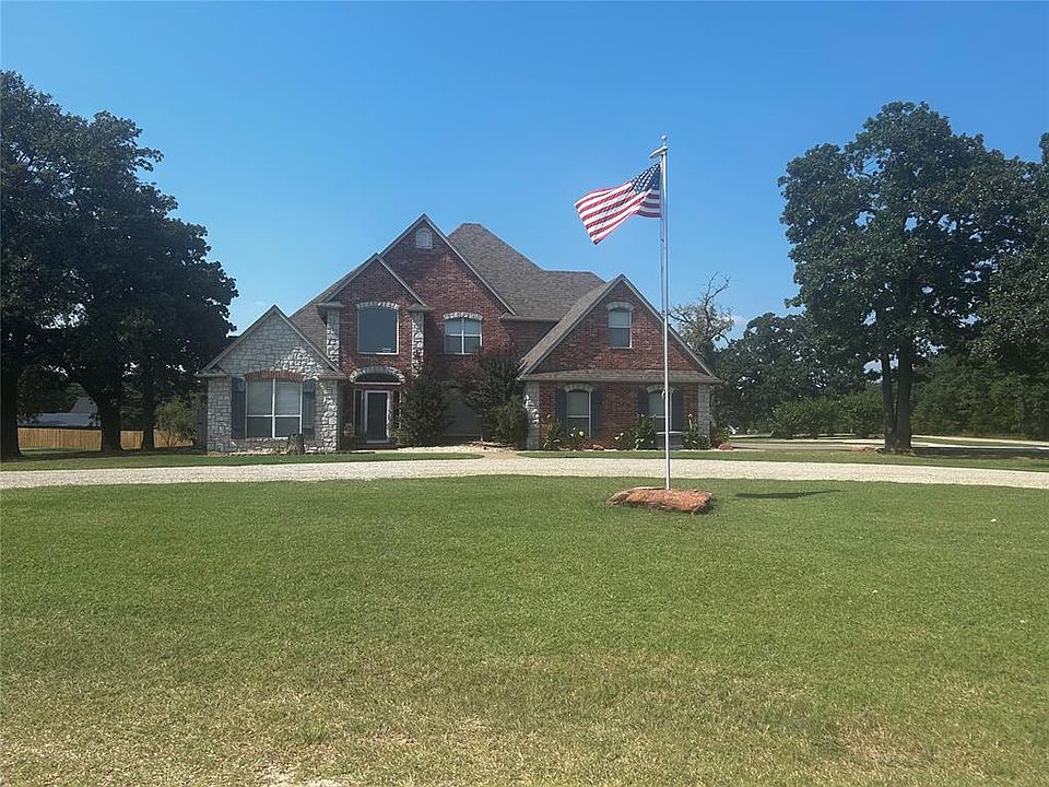 1st image of 2022 Primrose Ln
