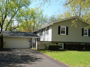 204 Triton Ln, Naperville, IL 60540