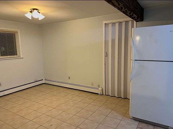 4th image of 41 Aster Ave