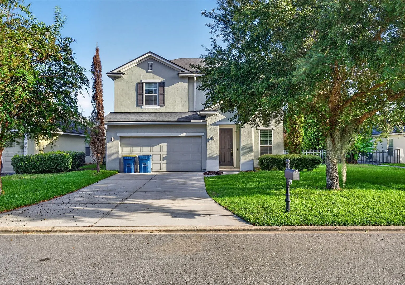 Gorgeous Lake Front Home!! — Photo 1