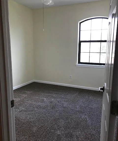 1914 Vista Cove Rd — Photo 15