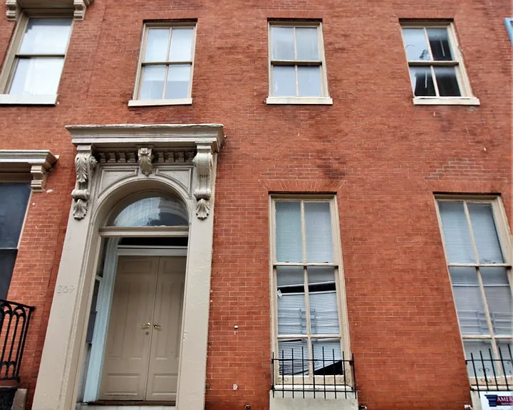 809 Park Ave — Photo 1