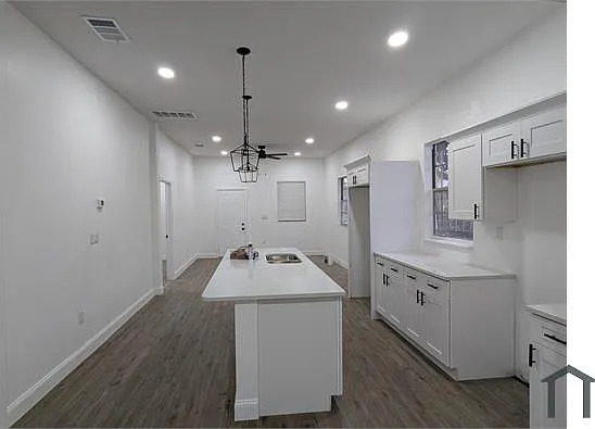 4 bed, 1300 sqft, $2,490 — Photo 4