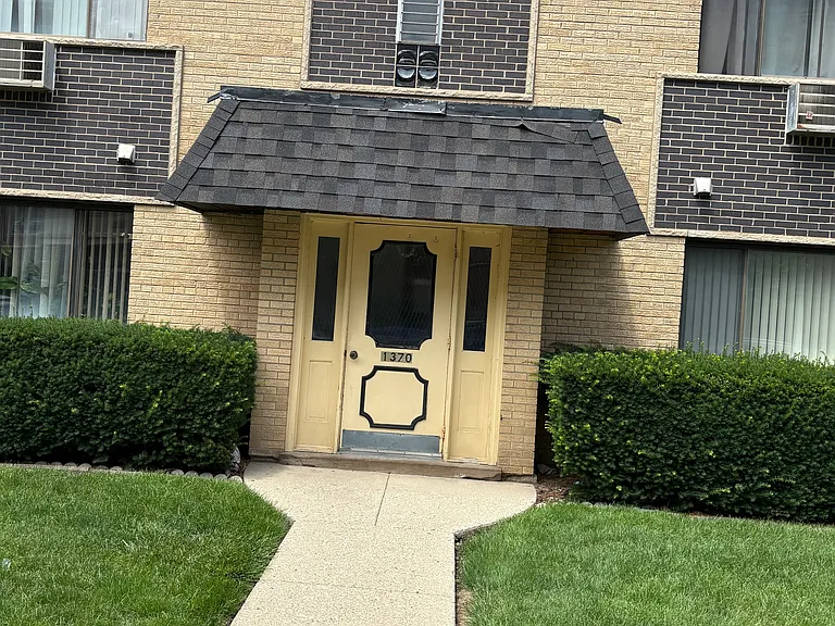 1370 E Washington St #3NE — Photo 6