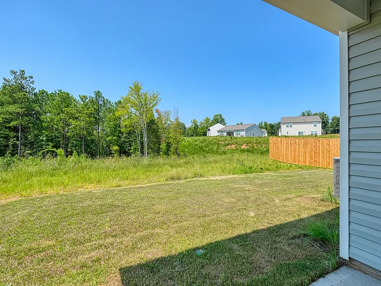 220 Ingleby Rd — Photo 35