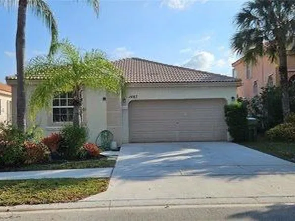 1487 NW 153rd Ln, Pembroke Pines, FL 33028