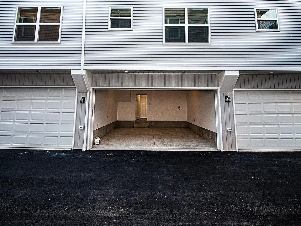 74-76 Essex St #2
