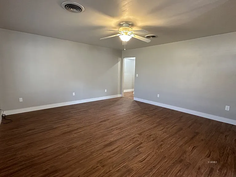 2883 N Bigler Ave — Photo 6