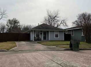 208 W 19th St, Port Arthur, TX 77640