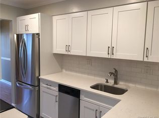 71 Acorn St #71, Bridgeport, CT 06606