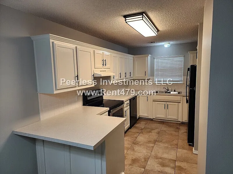 2 bed, 2.0 bath, 1256 sqft, $1,495 — Photo 3