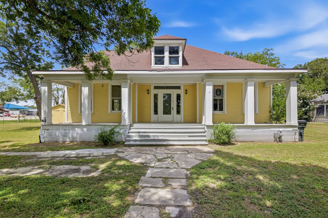 119 N West Yorktown P1 - Front View 3