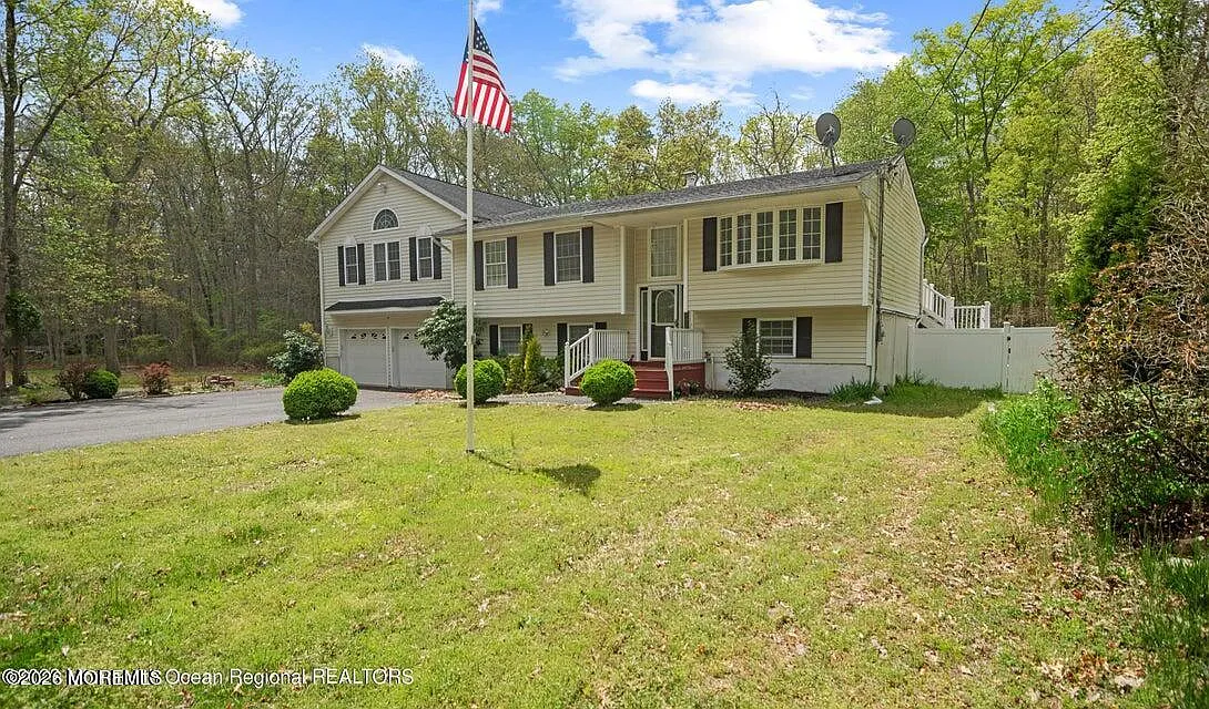 4 bed, 2840 sqft, $4,200 — Photo 3
