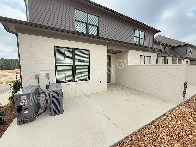 611 Miramar Ln — Photo 30