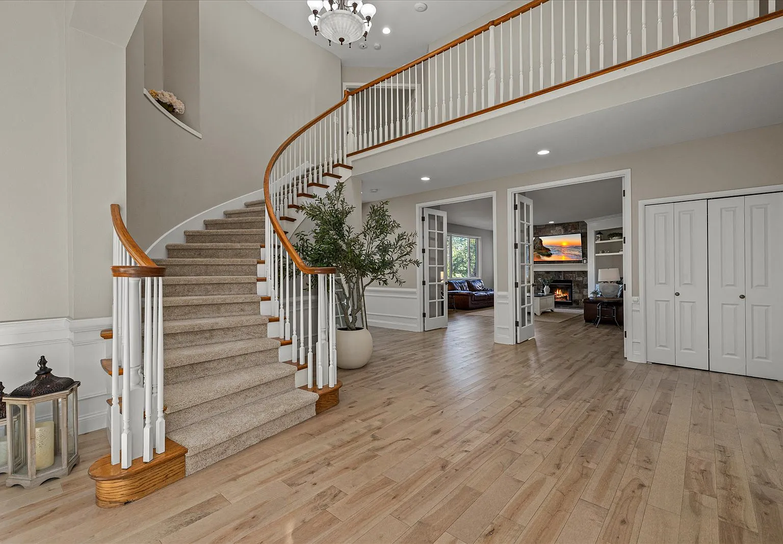 7 bed, 4.5 bath, 6200 sqft, $7,500 — Photo 4