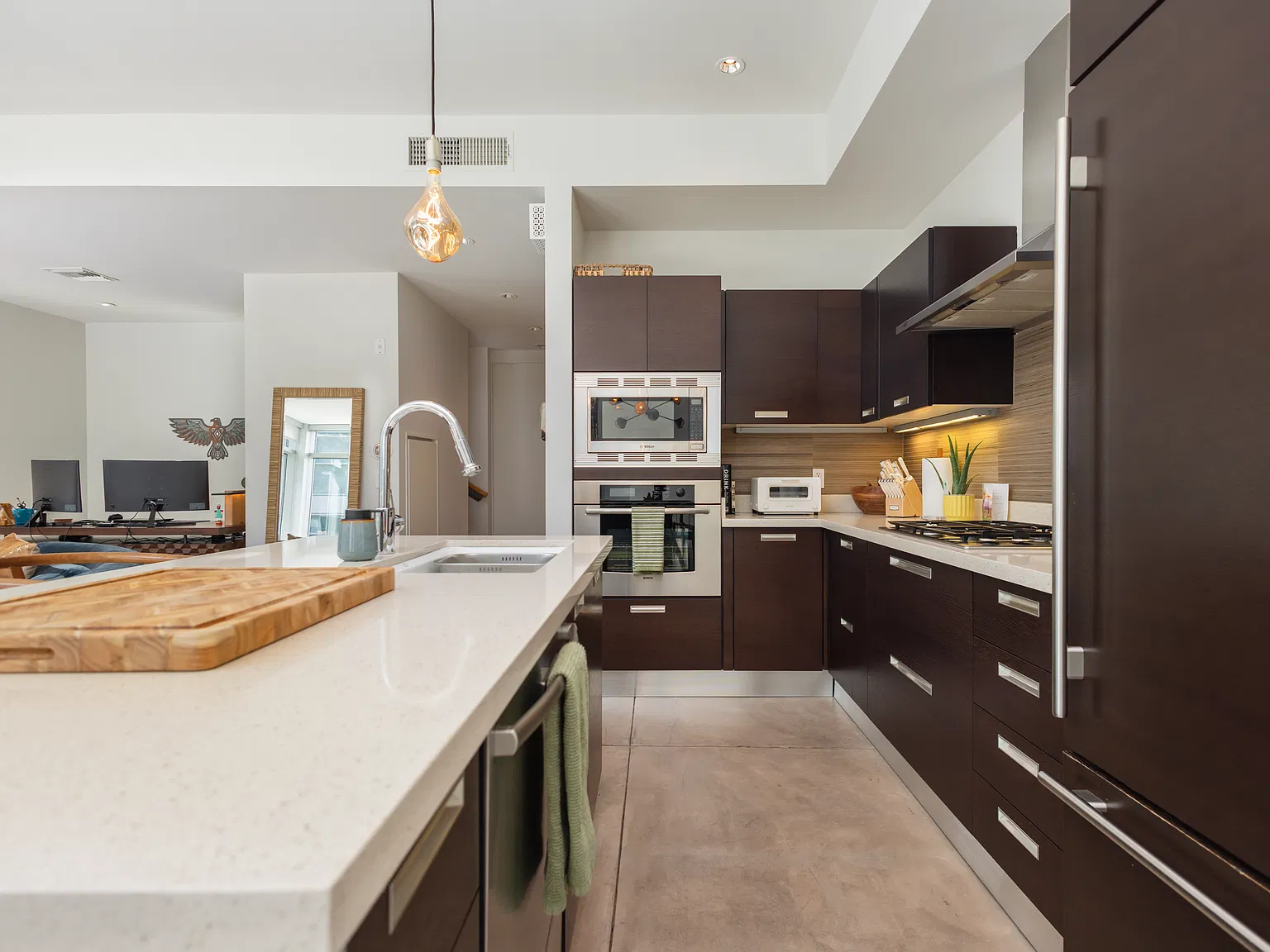 2 bed, 2.5 bath, 1625 sqft, $6,995 — Photo 3