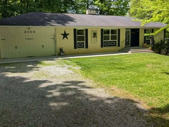 2305 Ivy Ln NE, Lancaster, OH 43130