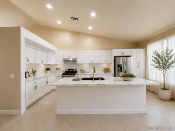 1992 Ridge Way Gln, Escondido, CA 92029