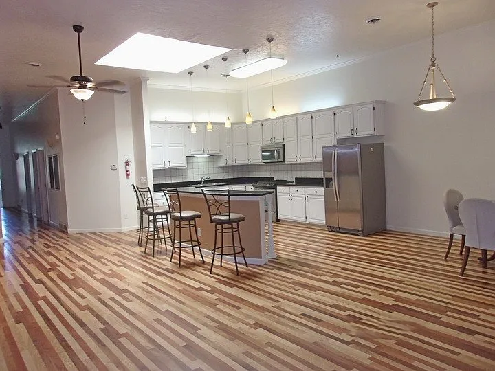 808 8th St #C — Photo 3