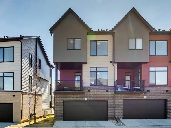 71 S Sage Meadows Cir NW, Calgary, AB T3P 1K3