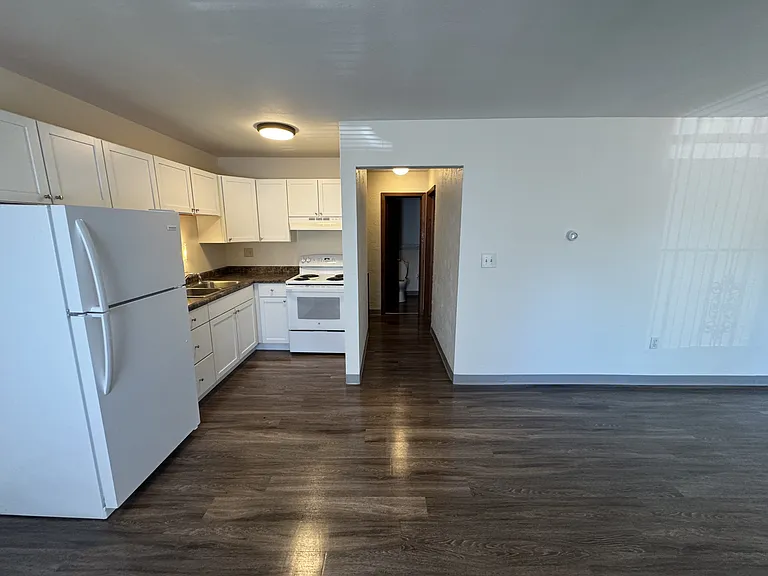 1862 Feronia Ave — Photo 2