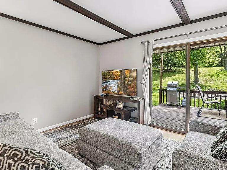 1064 Hackmann Cir NE — Photo 12