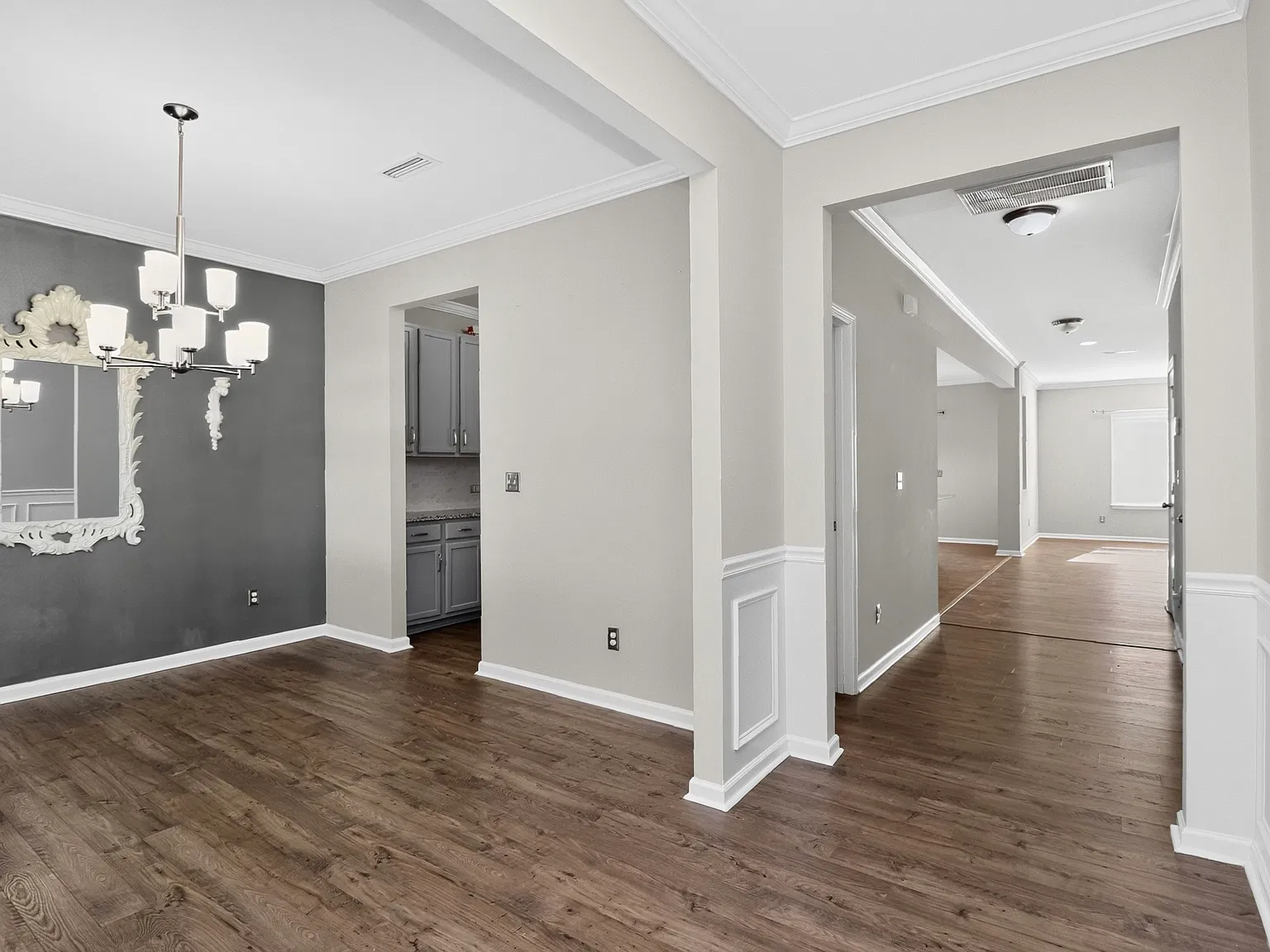 4 bed, 2895 sqft, $2,600 — Photo 2