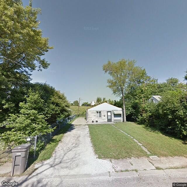2nd image of 2926 Draper St