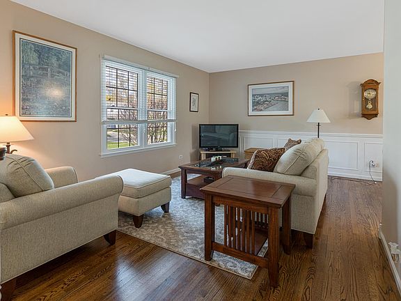 4th image of 717 Liberty Bell Ln