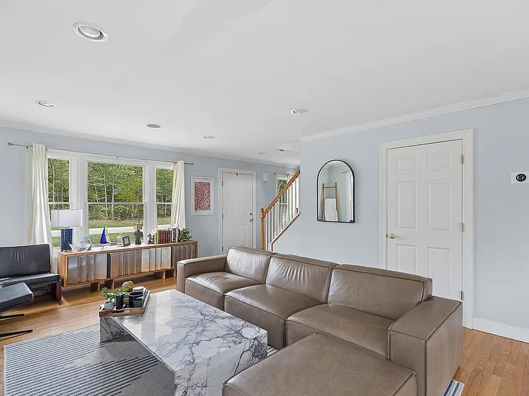 687 Accabonac Rd — Photo 4