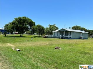 907 W Cleveland Ave, Seadrift, TX 77983