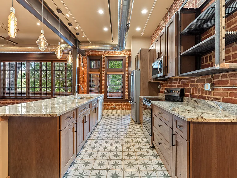 1128 N Grant St #101 — Photo 7