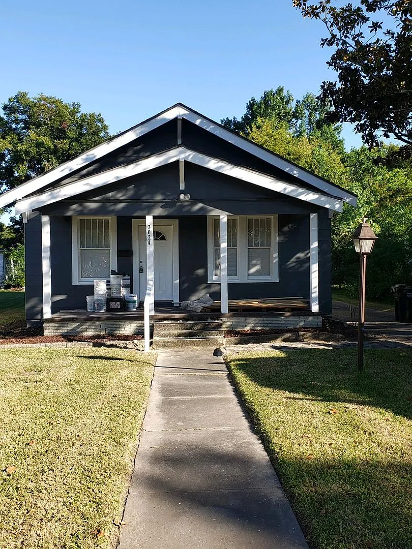 Cute and cozy 2 bedroom 1 bath home in 77641! — Photo 2