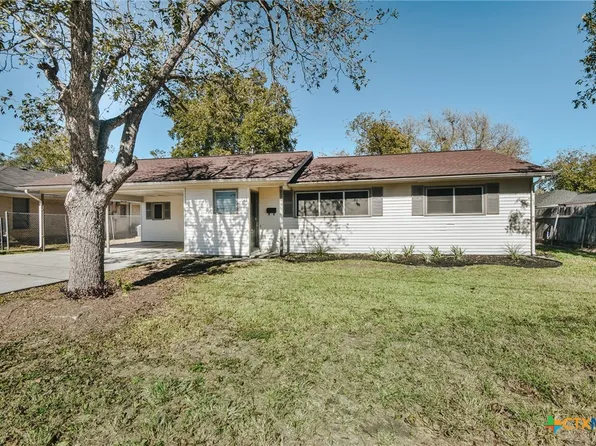 2206 E Stayton Ave, Victoria, TX 77901