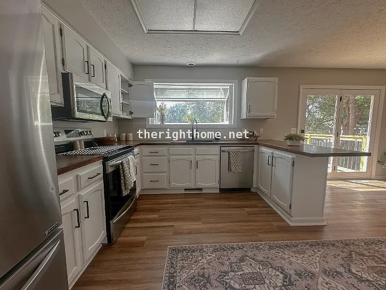 Primary Photo - 14711 Gertrude St